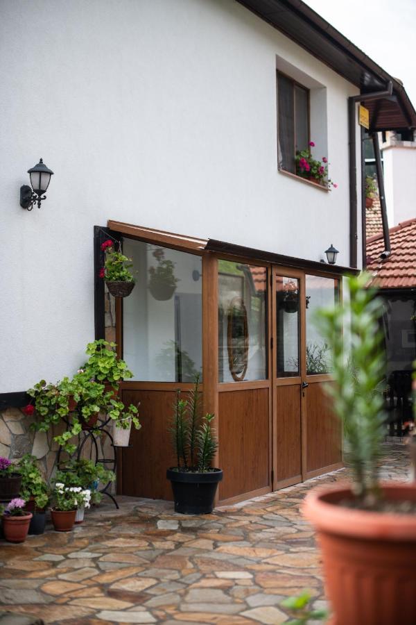 Guest House Rossy ترايغراد المظهر الخارجي الصورة